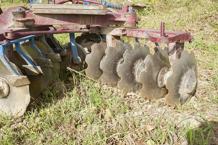 纳达林栽培农用盘片压缩机械的一部分农用工具场图片