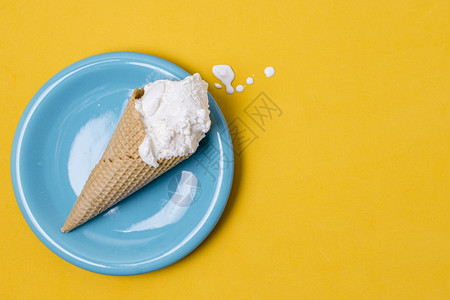 香蕉白草冰淇淋有复制空间舀寒冷的图片