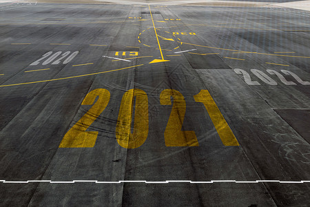 旅行机场跑道上201年的字母顺序新年配额日的概念方向优胜者图片