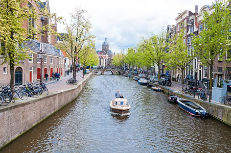 夏天一种旅游典型的阿姆斯特丹建筑在春天图片