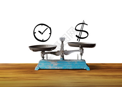 跷板手表志向工作生活平衡概念的比额表上美元符号工作生活平衡概念图片