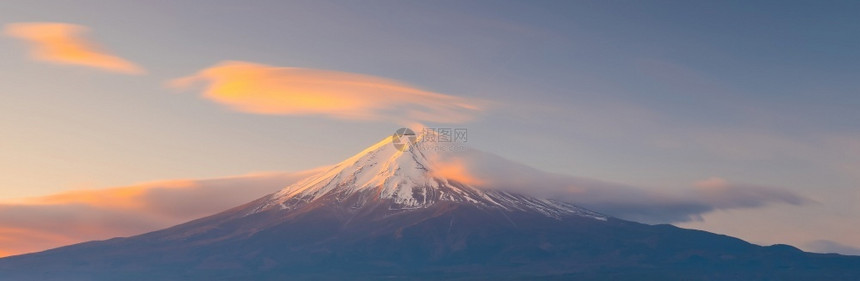 日本川口湖藤山日出全景Kawaguchi湖河口自然桑图片