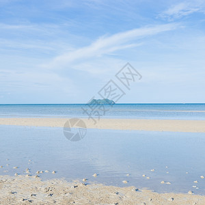 白色的户外清除泰国海空天和水晶体清澈域泰国海背景图片