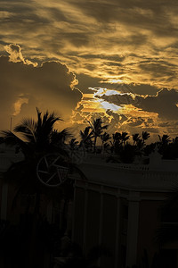 冲浪美丽的加勒比海滩日落的景象加勒比海滩日落之景温暖的图片