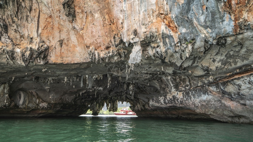泰国PhangNga湾Hong岛ThamLotLot洞穴高洪独木舟地质学悬崖图片