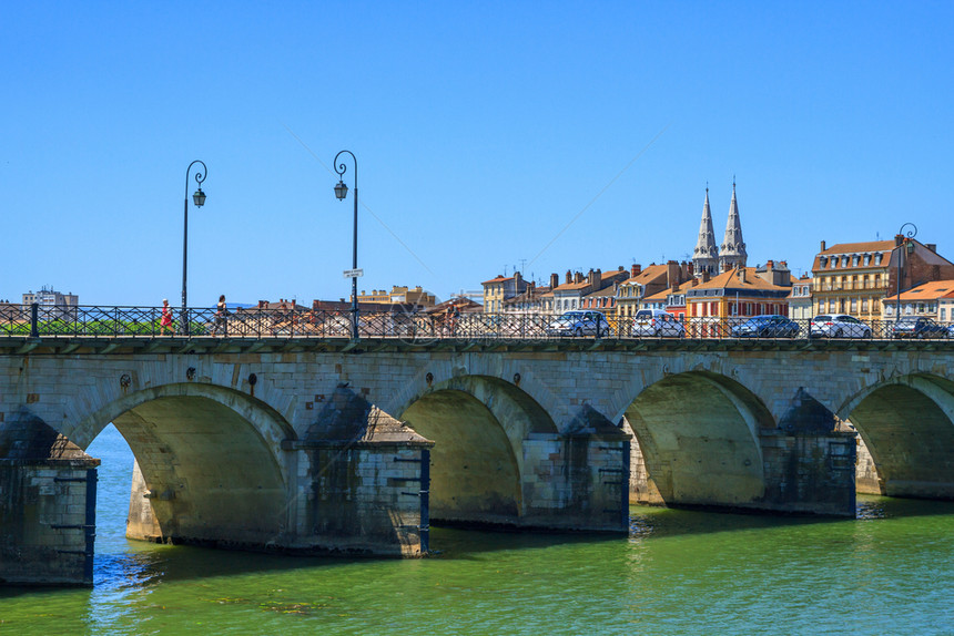 法国伯根迪市马康与萨昂河户外地标全景图片