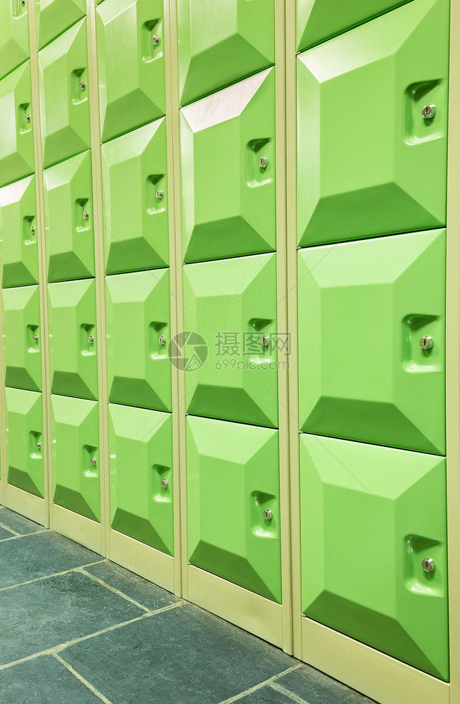 高中厅绿色学生储物柜的行数走廊齿轮橱柜图片