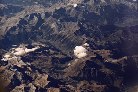 航天比利牛斯山脉从飞机内部透过西班牙比利牛斯之窗观测日落的景象运输图片