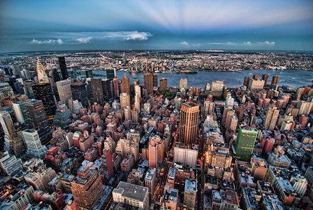 来自帝国大厦的夜之纽约州市城最佳灯图片