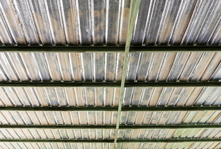 泰国现代工厂绝缘的金属板顶面屋行业结构体白色的图片