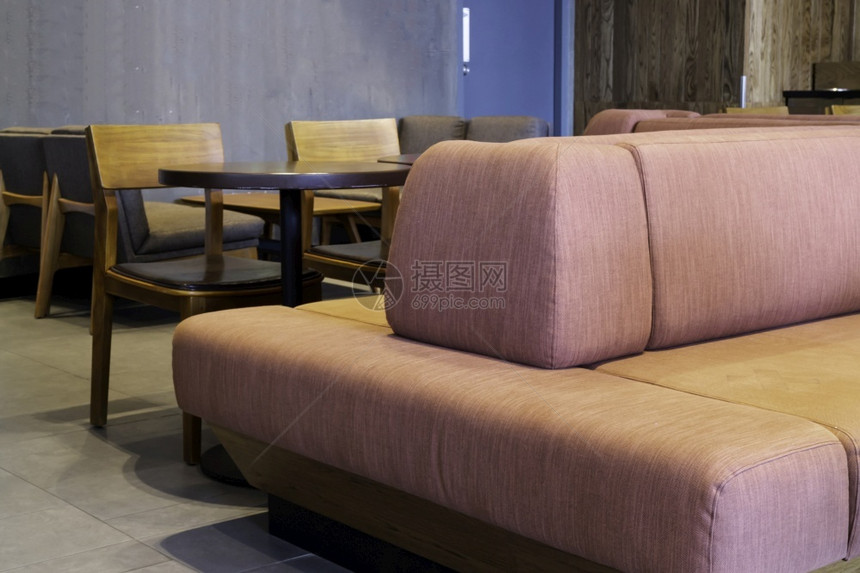 沙发房间现代的一个小咖啡馆内地股票照片图片