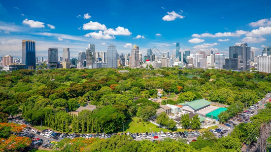 最佳曼谷城市天际与Lumpini公园在泰国最高风景首都公寓图片