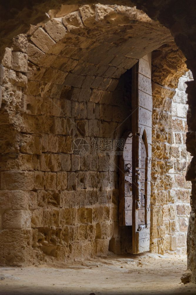 塞浦路斯迈中世纪法马古斯塔Othello铁塔Citadel主入口门老的锁废墟图片