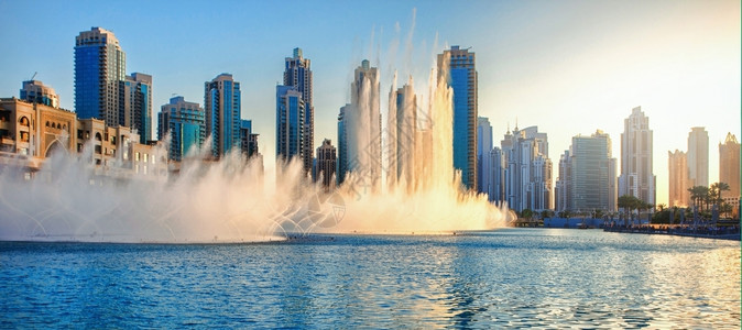 迪拜喷泉市中心日落高清图片