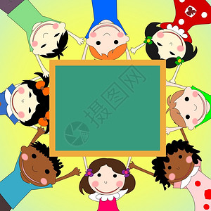 不同种族的孩子一起环绕圈与学校董事会在阳光明媚的背景下红色黄太阳图片