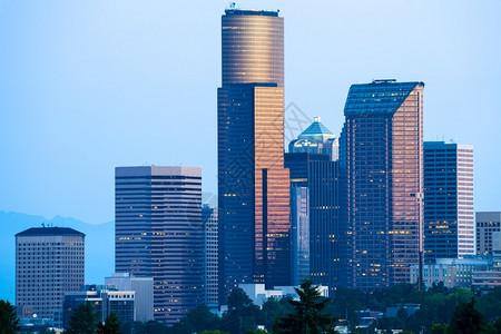 黄昏美国华盛顿州西雅图市中心的天线黎明外部的联合图片