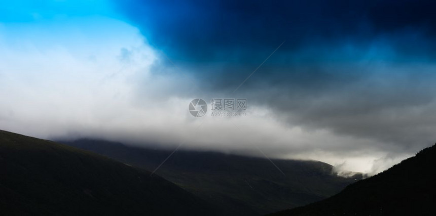 挪威山在阴天风景背hd挪威山在阴天风景背高清墙纸明亮的图片