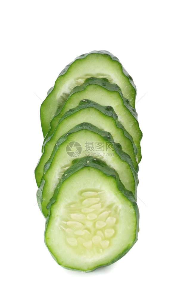 新鲜的养分在白色背景上隔离的绿片黄瓜圆圈图片