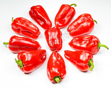 蔬菜星团体由白色背景孤立的胡椒制成星形图片