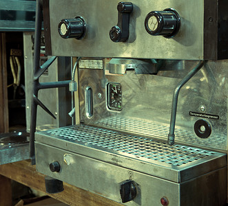 复古的磨咖啡代机餐厅图片