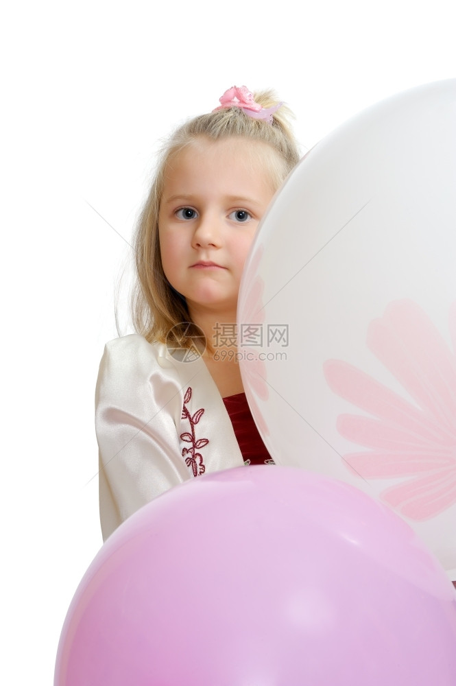 工作室穿着智能洋装的女孩拿着气球白色的生日图片