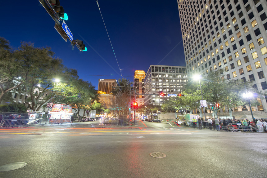 二月发光的新奥尔良2016年月日落时市大厦外观新奥尔良每年吸引150万人市中心图片