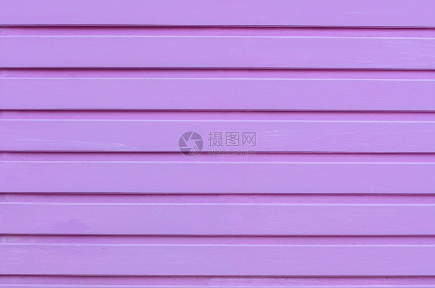 粉色木板壁的全框图Bink彩色木板壁外部的蓝色木制图片