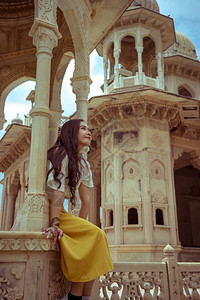 建筑学著名的在印度斋浦尔盖托雷基查特里扬制造亚洲妇女旅行图片