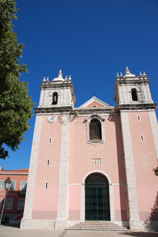 如画里斯本桑托区著名的粉红教堂崇拜四分之一图片