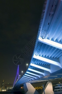 在荷兰鹿特丹著名的伊拉斯穆吊桥见于下文暂停博德瓦尔图片