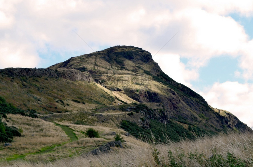 滚动公园阿尔巴爱丁堡苏格兰Arthursquos座位的滚山丘图片