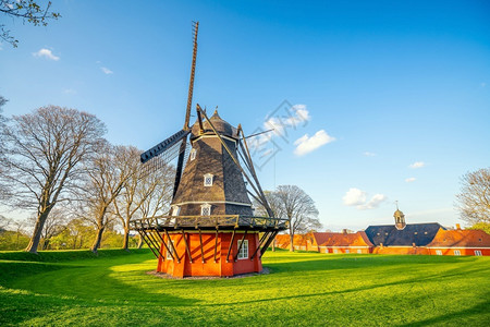丹麦语城市的观光旅游景点丹麦哥本哈根Kastellet城堡风车的力图图片