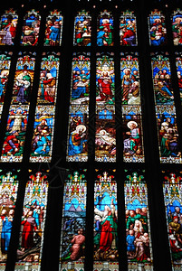 英国Gloucester大教堂的有色玻璃窗天篷体颜色图片