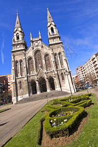 假期纪念碑航程坎特伯雷教区萨布戈新会帕罗基亚圣托马德坎贝尔教堂阿维斯图里亚西班牙欧洲背景图片