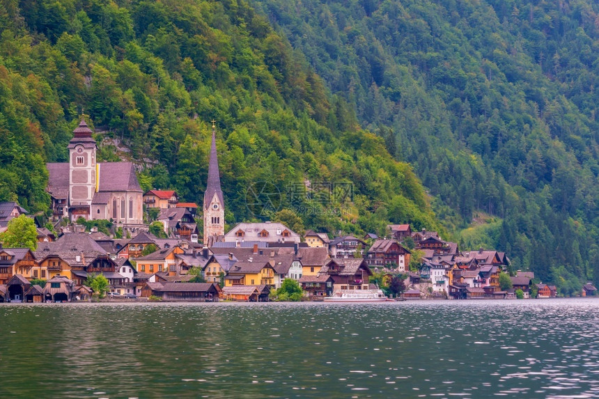 城市阿尔卑斯山脉欧洲奥地利著名的Hallstatt村的景象哈尔施塔特湖图片