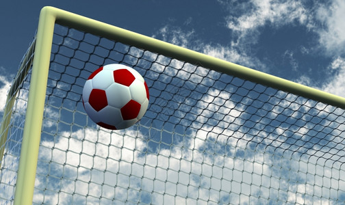 天空阳光活动足球向目标网移动图片