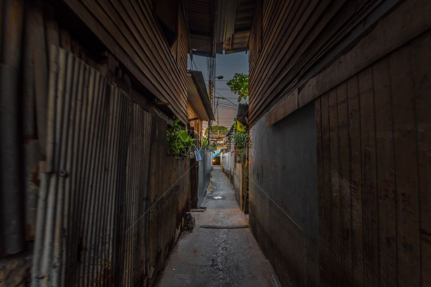 住房简单泰国曼谷贫民窟中的生活泰国污水图片