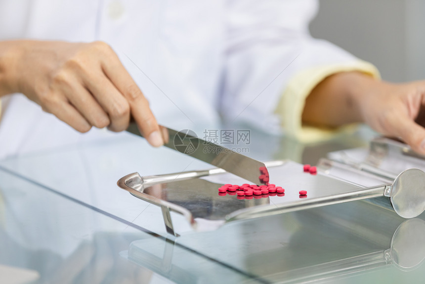 保持医疗的制药根据泰国店处方检查品和全套物的剂师化验根据泰国药店处方检查品和包装图片