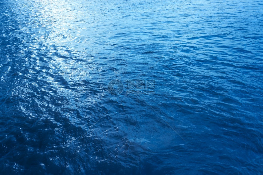 蓝色海浪图片