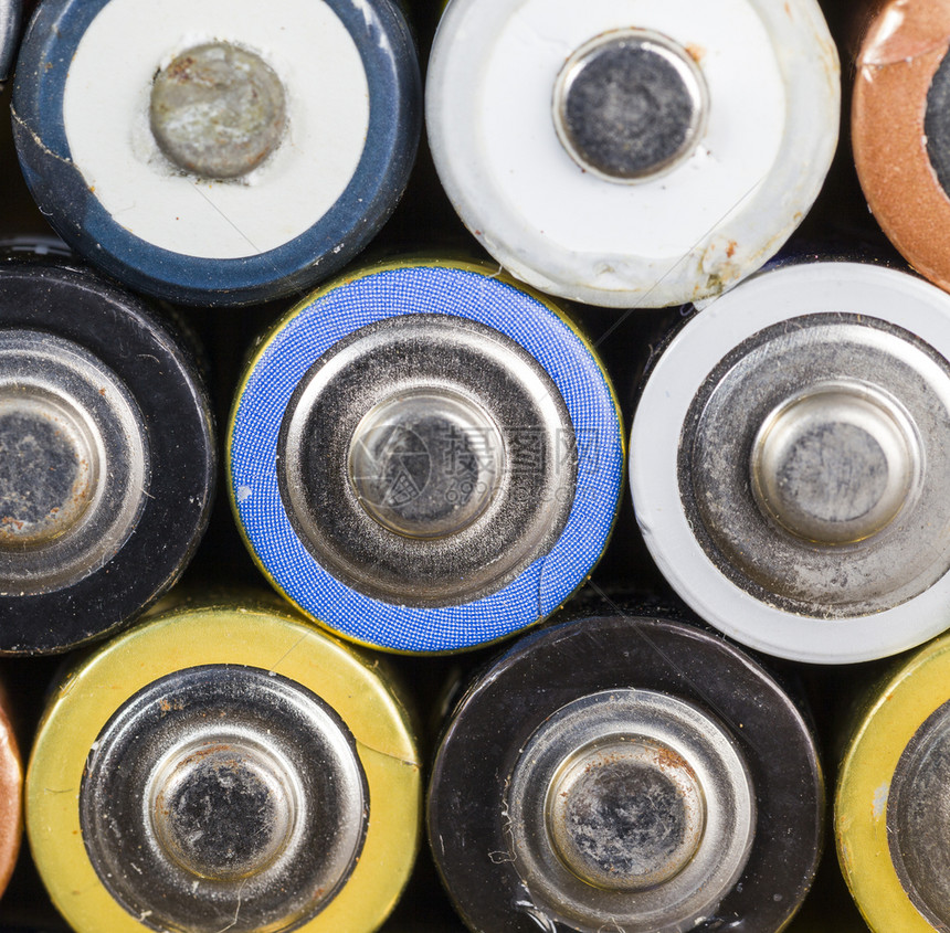 环境大量堆在一起的电池组已经使用并有若干缺陷的电动设备池组危险和大量回收利用等以及一些有缺陷的电池组危险伏特图片