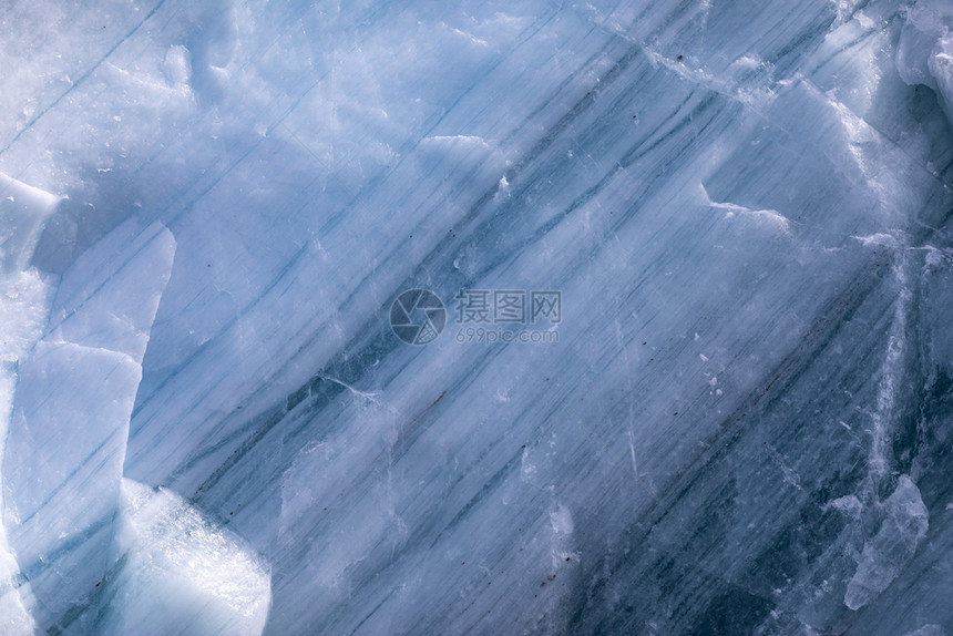 冰山上的川与南极洲的可识别结构非常接近裂缝柱子劈开的图片