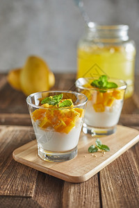 芒果酸奶甜点图片