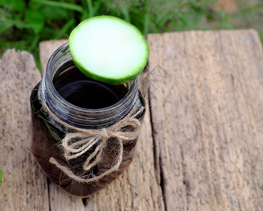 自然越南的食物热天抗糖饮料蜡瓜茶越南流行的饮料香瓜汁对健康有好处图片