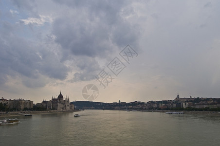 雅各布斯达佩著名的多瑙河景象如画秋天图片