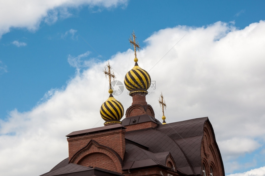 叉俄罗斯奥伦堡市欧洲和亚边界东正圆顶俄罗斯奥伦堡市位于俄罗斯奥伦堡旅游宗教的图片