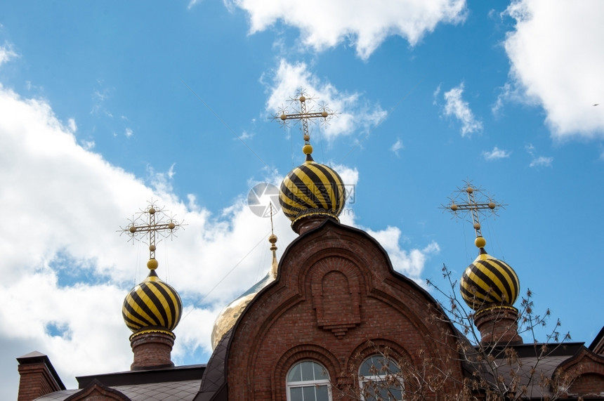 上帝俄罗斯奥伦堡市欧洲和亚边界东正圆顶俄罗斯奥伦堡市位于俄罗斯奥伦堡历史宗教的图片