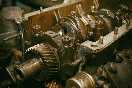 设置连接的金属齿轮使汽车机制在充盛的凝胶中发挥作用商业准确机械图片
