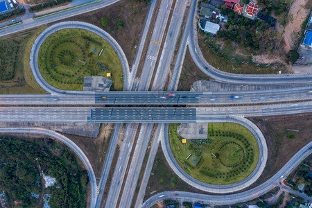 速度连接的曼谷高空中最度观察环路连接城市交通概念和低速百叶窗移动汽车图片