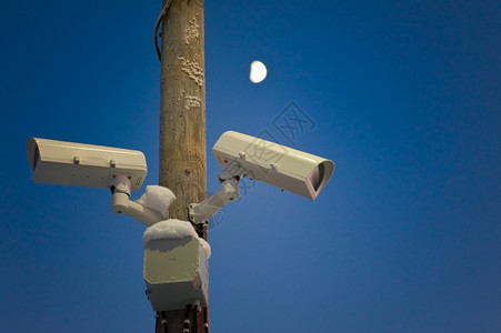 视频摄像头日夜监视月亮在天上警觉私人的电视设计图片