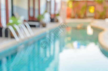 躺椅健康户外游泳池背景的抽象模糊图缩略夏天背景图片